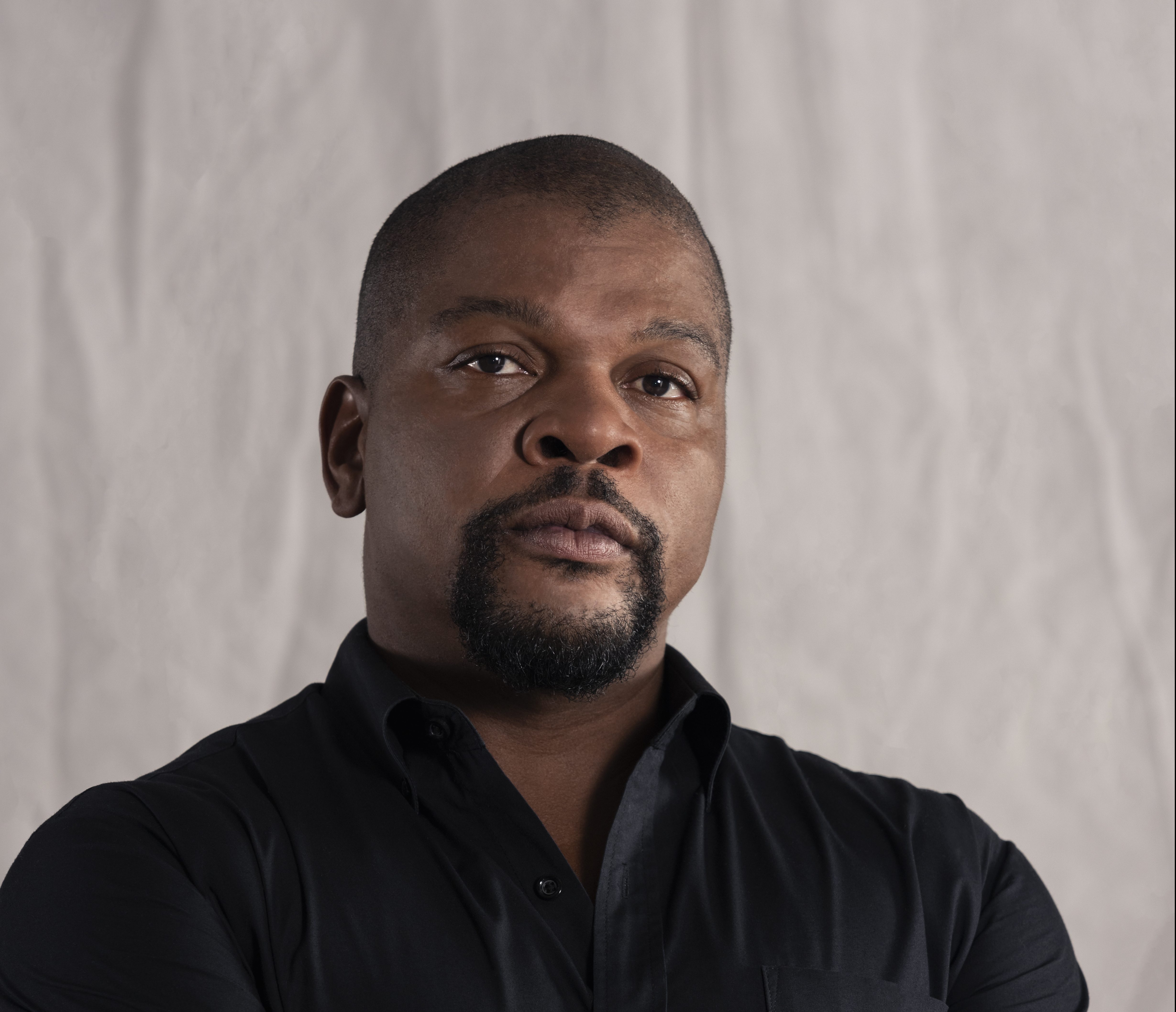 Amref Presents The Rees Visionary Award to Artist Kehinde Wiley at ArtBall 2024